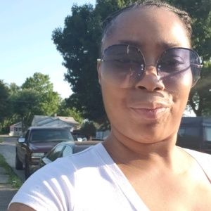 Meet your Posher, Jerita